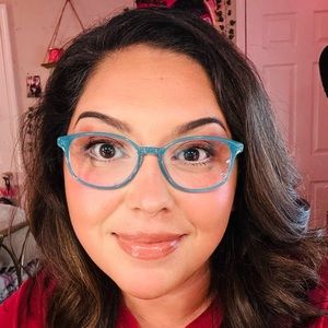 Meet your Posher, Alisha